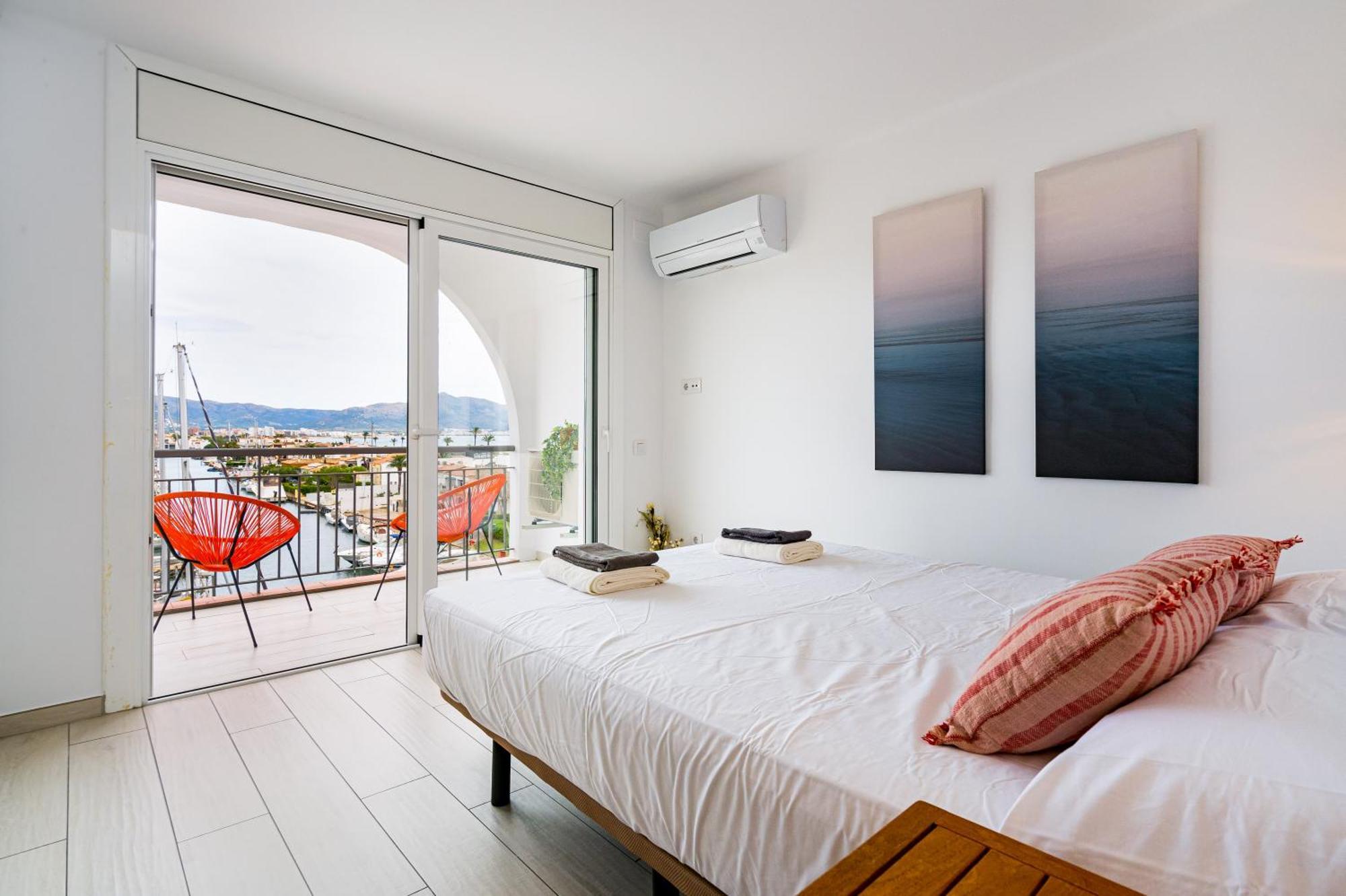 Apartamento Frente Al Canal Con Terraza Empuriabrava Luaran gambar